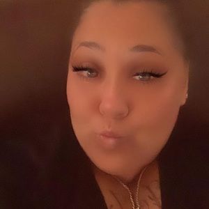 Meet your Posher, Emmarilla